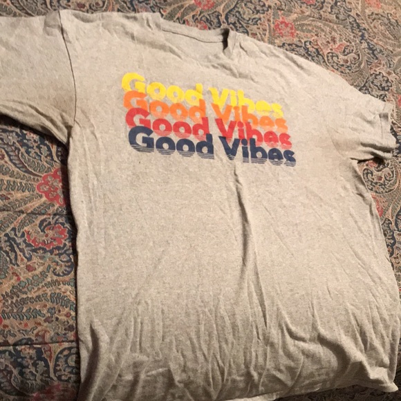 Good Vibes T-Shirt - Picture 4 of 4